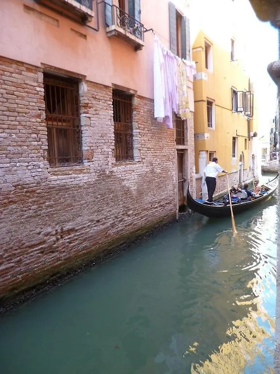 Palazzo Lion Morosini - Check In Presso Locanda Ai Santi Apostoli Venecia 3*,