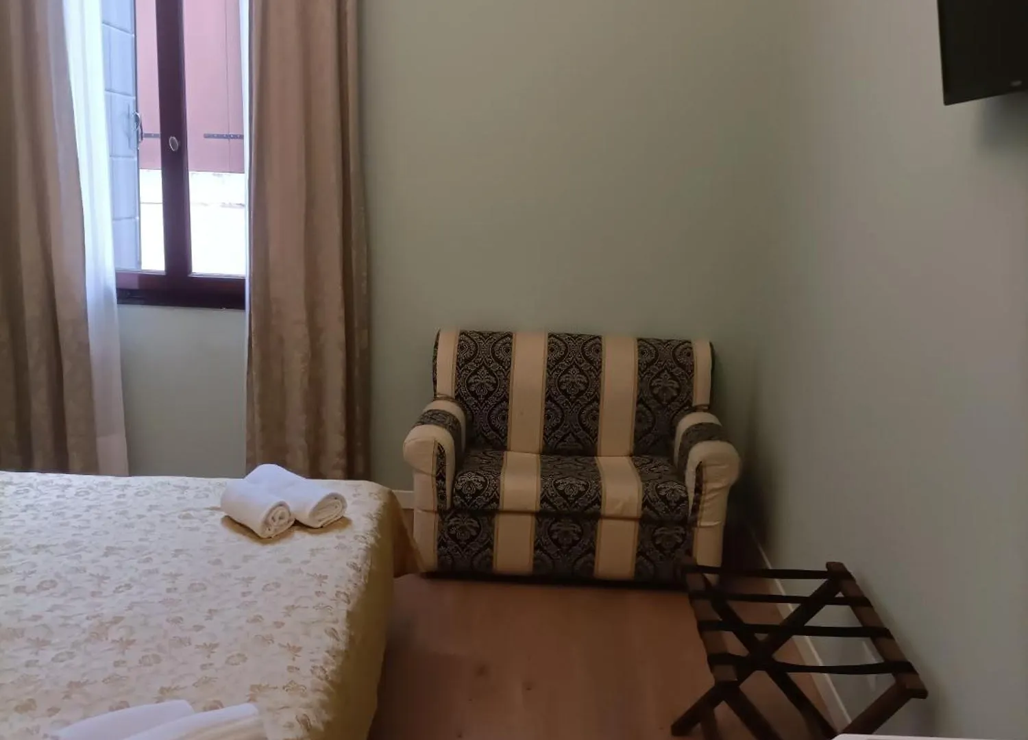 Palazzo Lion Morosini - Check In Presso Locanda Ai Santi Apostoli Benátky