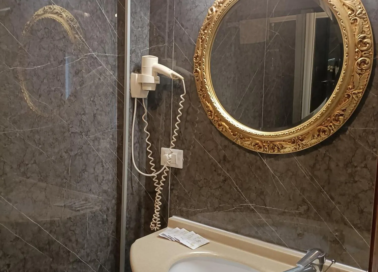 Palazzo Lion Morosini - Check In Presso Locanda Ai Santi Apostoli Benátky Itálie