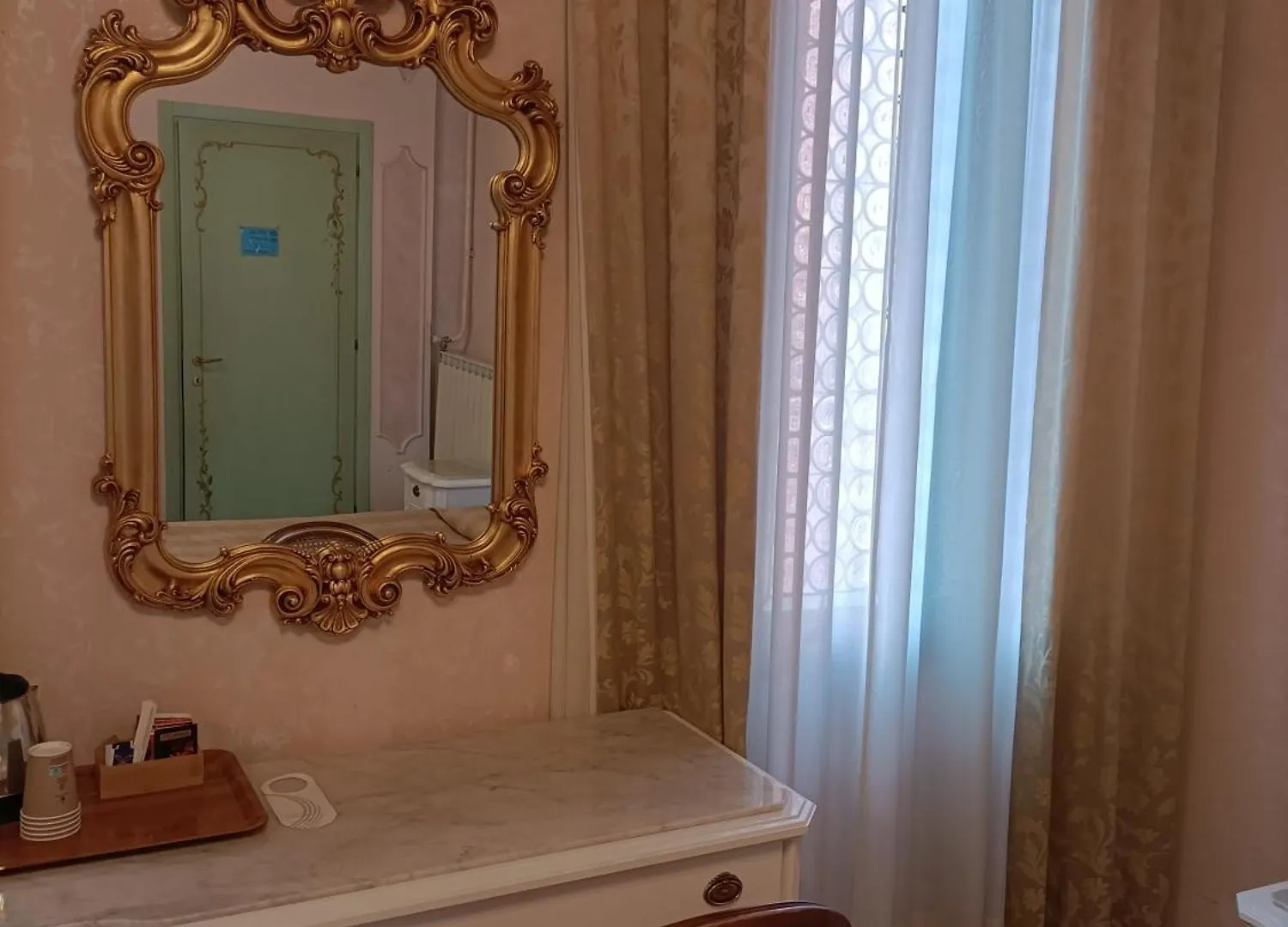 Palazzo Lion Morosini - Check In Presso Locanda Ai Santi Apostoli Benátky