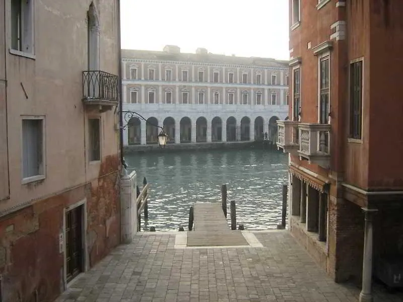 Palazzo Lion Morosini - Check In Presso Locanda Ai Santi Apostoli Benátky