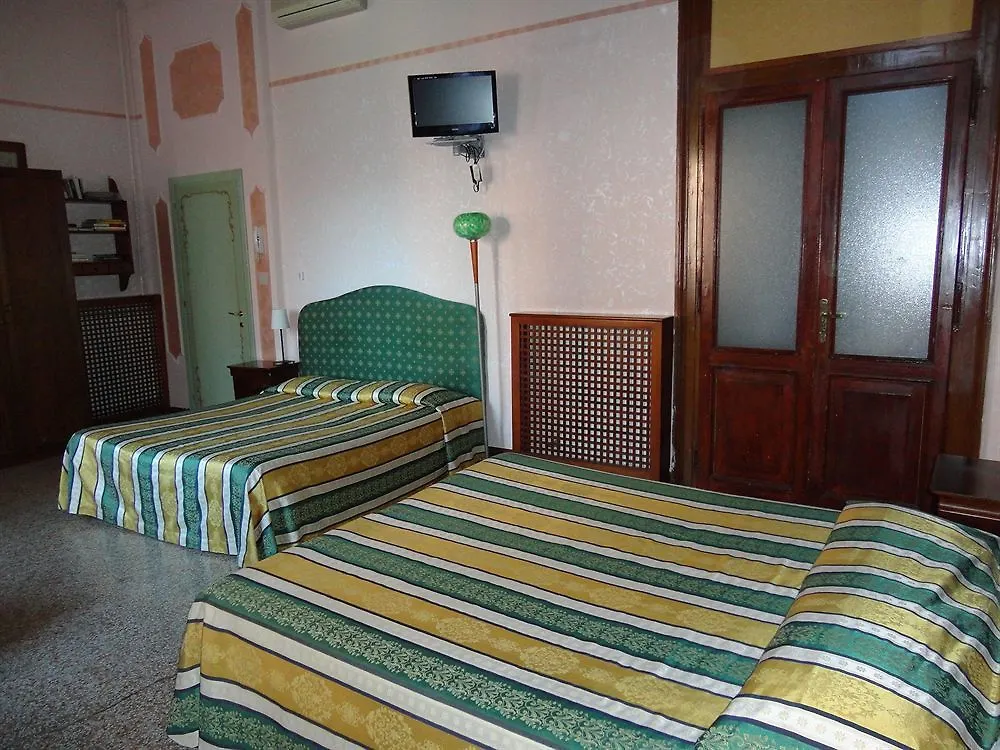 Penzion Palazzo Lion Morosini - Check In Presso Locanda Ai Santi Apostoli Benátky