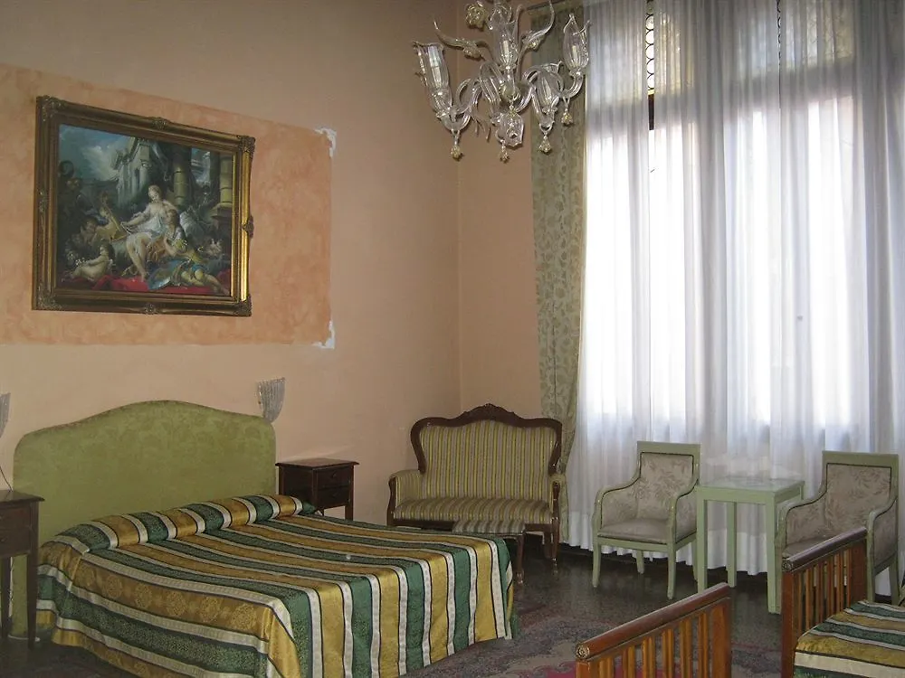Palazzo Lion Morosini - Check In Presso Locanda Ai Santi Apostoli 威尼斯 招待所