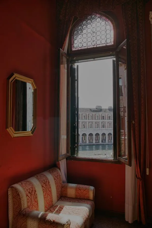 Palazzo Lion Morosini - Check In Presso Locanda Ai Santi Apostoli Benátky