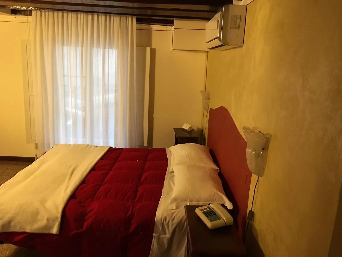 Palazzo Lion Morosini - Check In Presso Locanda Ai Santi Apostoli Benátky 3*,  Itálie