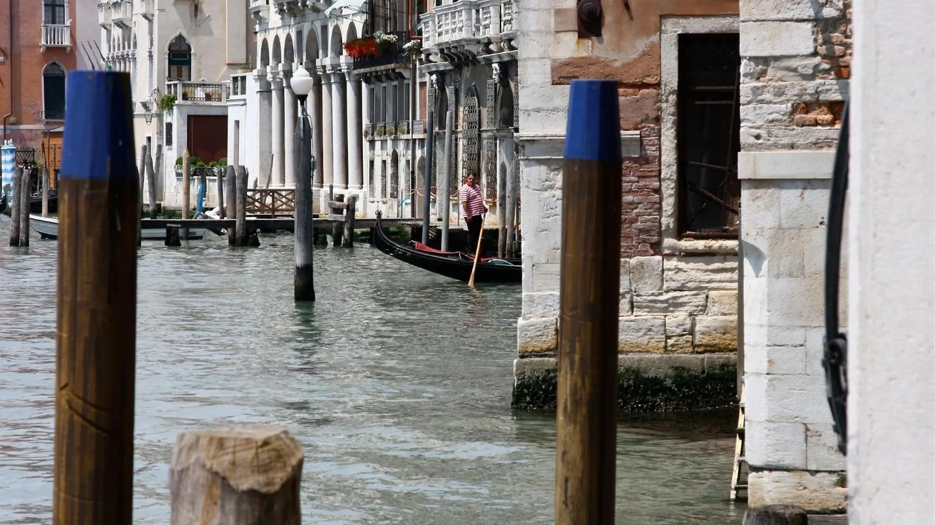 Palazzo Lion Morosini - Check In Presso Locanda Ai Santi Apostoli Venice 3*,  Italy