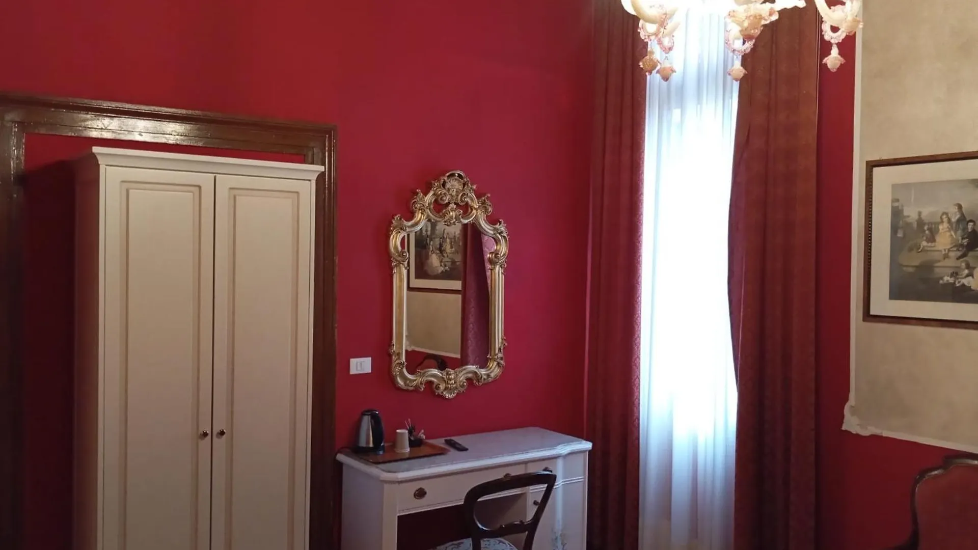 Palazzo Lion Morosini - Check In Presso Locanda Ai Santi Apostoli Venice