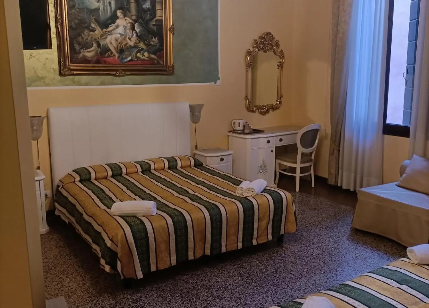 Palazzo Lion Morosini - Check In Presso Locanda Ai Santi Apostoli Venice