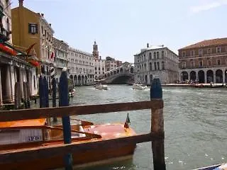 Palazzo Lion Morosini - Check In Presso Locanda Ai Santi Apostoli Venice Guest house