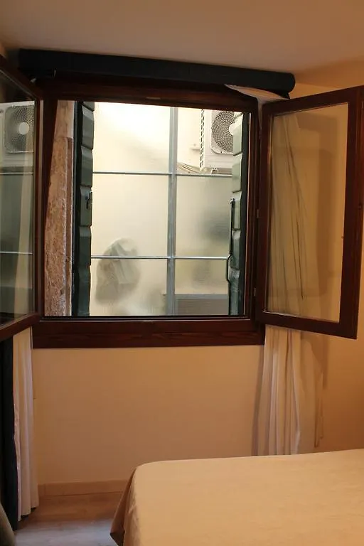 *** Guest house Palazzo Lion Morosini - Check In Presso Locanda Ai Santi Apostoli Venice Italy